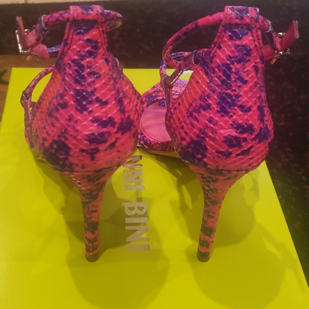 Gianni Bini Heels - Picture 4 of 4